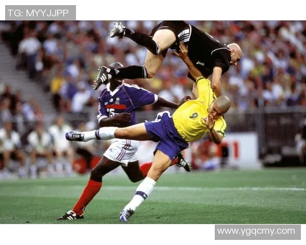 传奇球星经典瞬间凝聚绿茵荣耀追忆足球辉煌时代